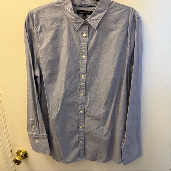 Banana Republic Tops - Banana Republic Women’s Light Blue Button Down Shirt 16